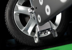 FWA 4630 – стенд для регулировки углов установки колес на всех легковых автомобилях и легком коммерческом транспорте